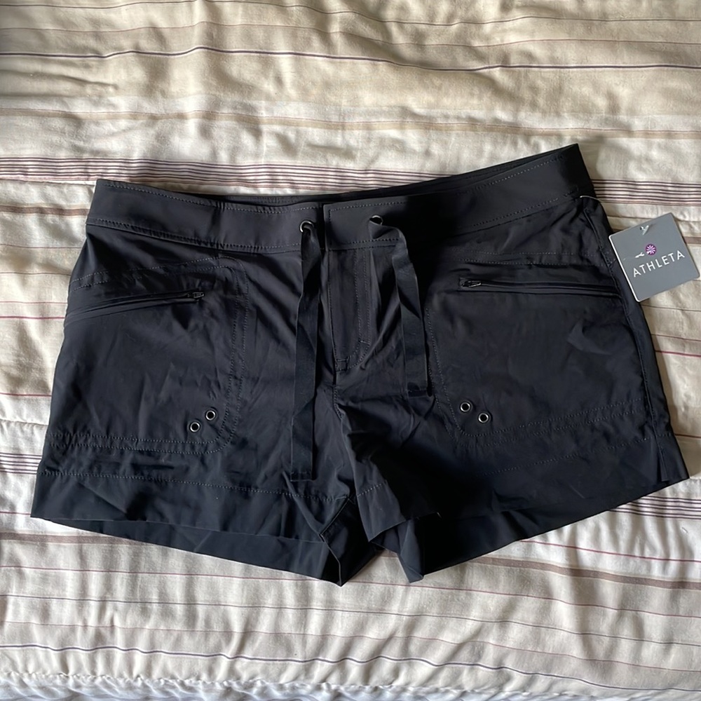 Athleta Breeze Shorts Size 16 NWT